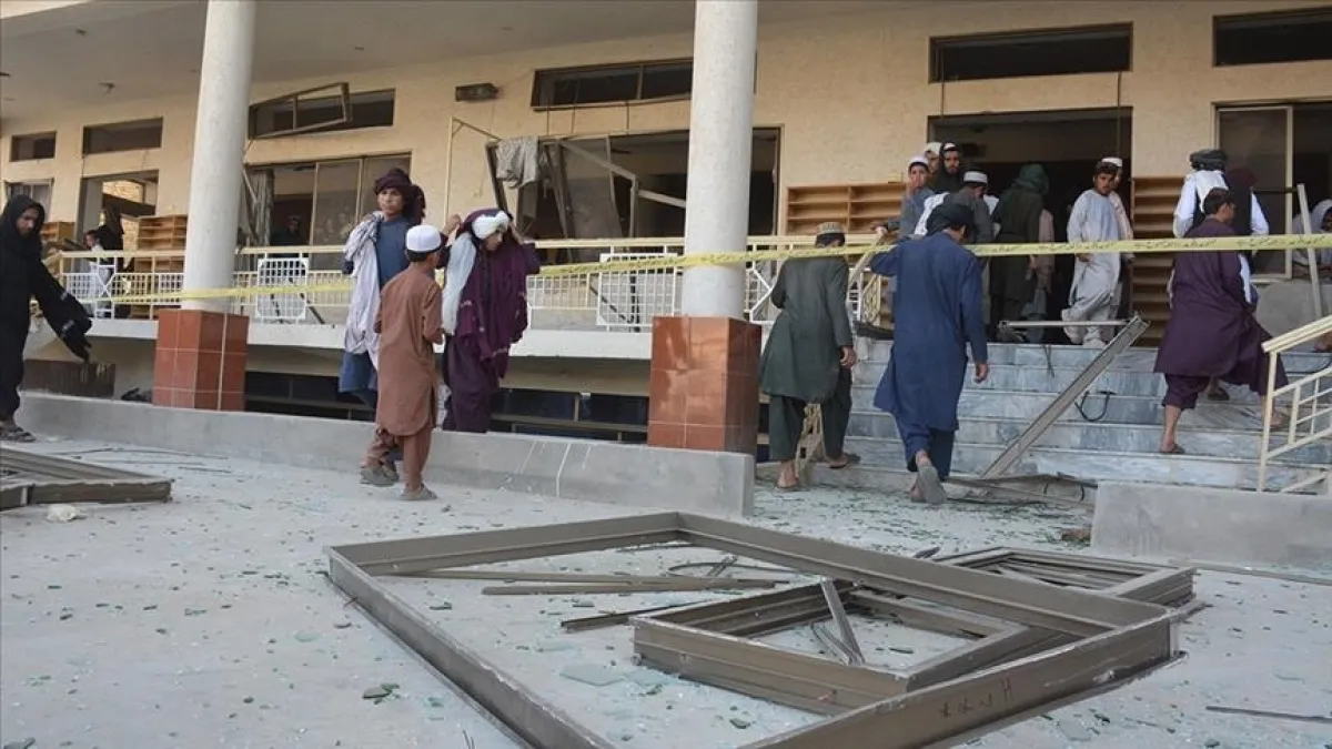 30 قتيلا و169 جريحا بتفجير مسجد في باكستان